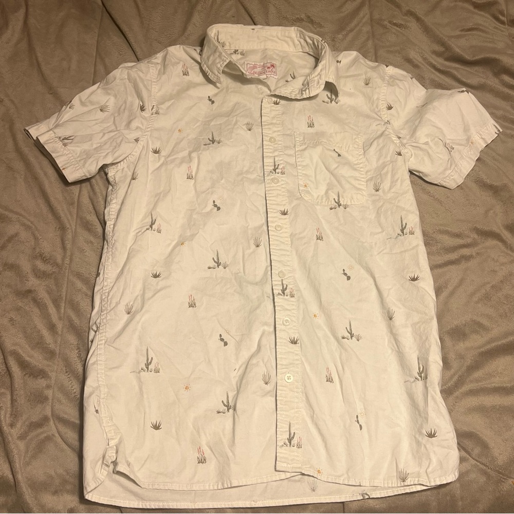 American Eagle Cream Button Down Short Sleeve Cactus Southwest Shirt Size M Tall